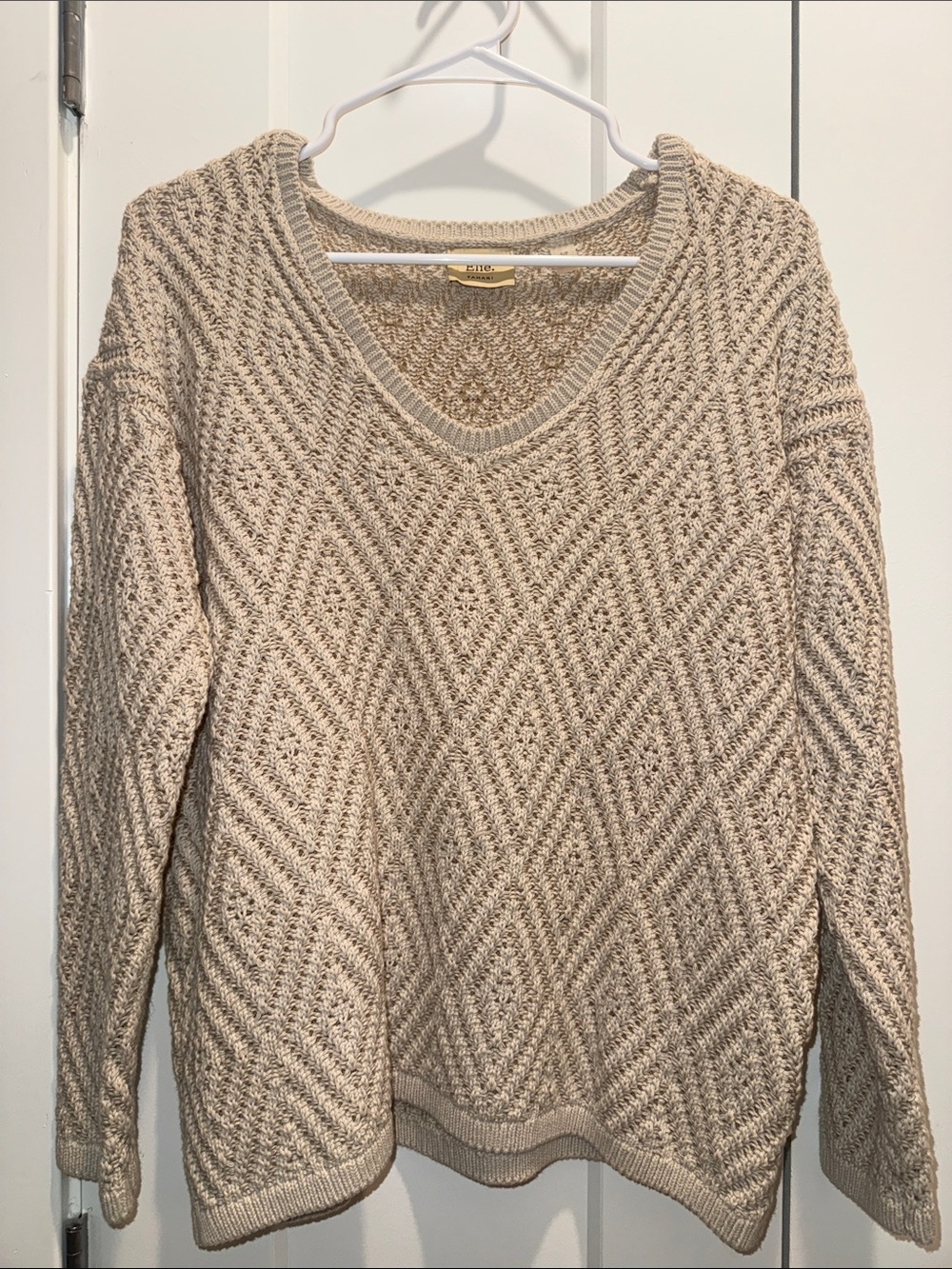 Elie Tahari Beige-Cream Cable V-Neck Sweater
